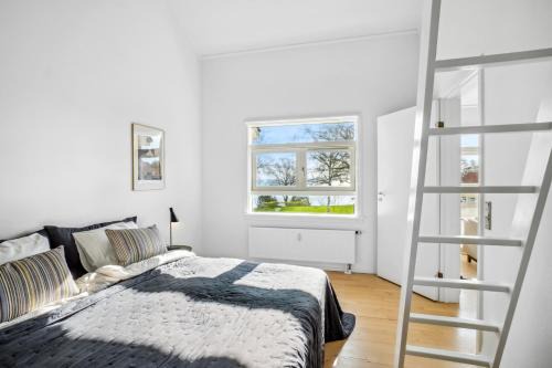 Horsholm Apartment | Come Stay 3BR - Havudsigt m.plads til 5 personer