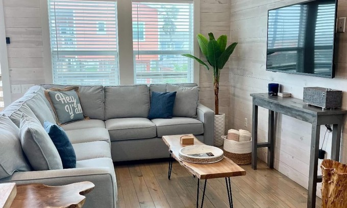 Port Aransas House | Come Stay At Jameson's Beach Bungalow