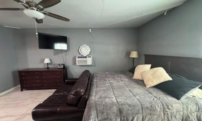 Torrey Pines Ranch Apartment | Come & stay at your private Oasis where your comfort is our number 1 priority!