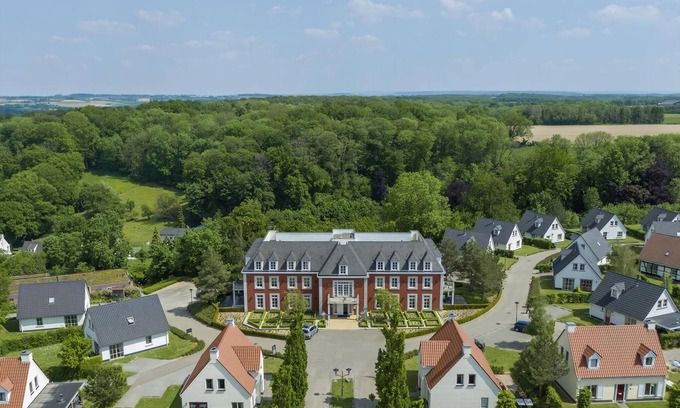 Municipality of Valkenburg aan de Geul Villa | Comfort 6-person villa in the holiday park Landal Kasteeldomein De Cauberg