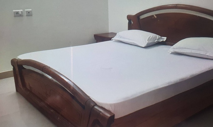 Varanasi Apartment | Comfort and cleanliness. Live pure n simple . Connected with high-speed B/band