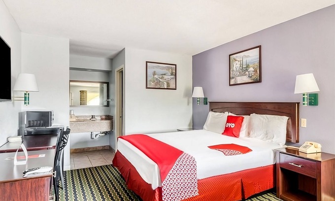 Channelview Hotel | Comfort and Convenience! Close to Environmental Learning Center