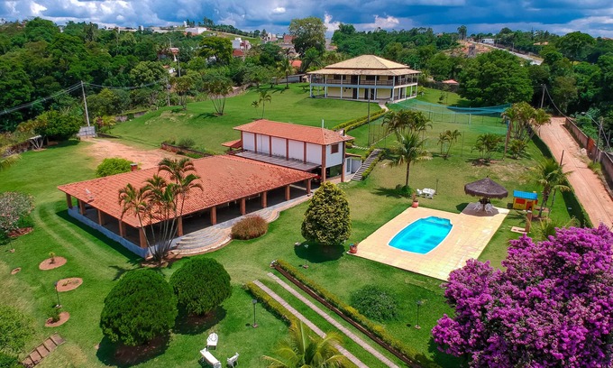 Aracariguama House | Comfort and Elegance: Refuge with Pool and Nature 40 Min from SP