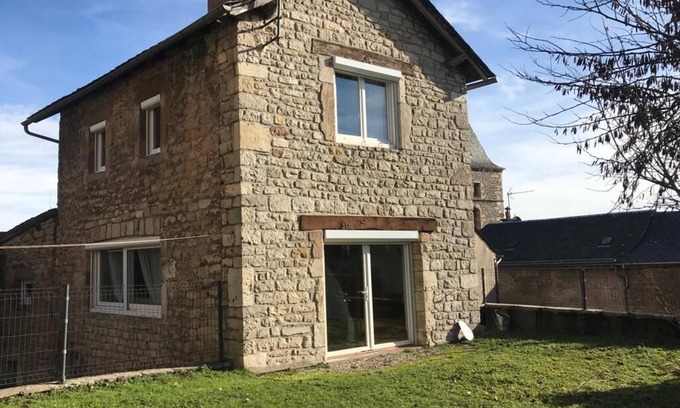 Severac-d'Aveyron House | Comfort and many exterior in the heart of the medieval city