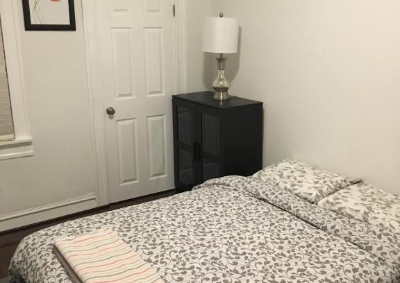 Charles Village Apartment | comfort & charm in the johns hopkins uni