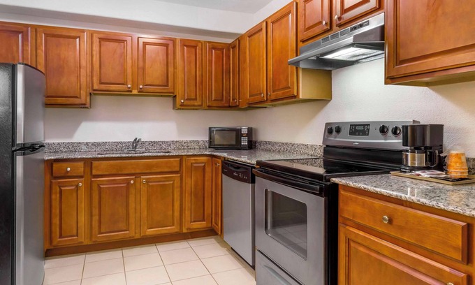 Chesapeake Hotel | Comfort Inn & Suites Chesapeake - Portsmouth