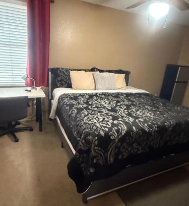 Justin House | Comfort Stays Relax in a Cozy Queen Bedroom