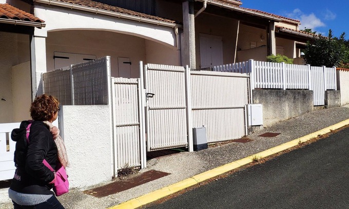 Meschers-sur-Gironde House | Comfortable villa in residence with swimming pool and tennis court, 600 m from the beach.