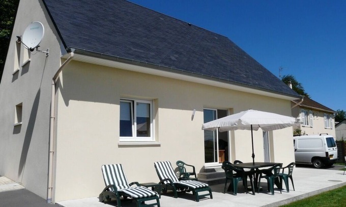 Saint-Come-de-Fresne House | Comfortable house 500 m from the landing beaches