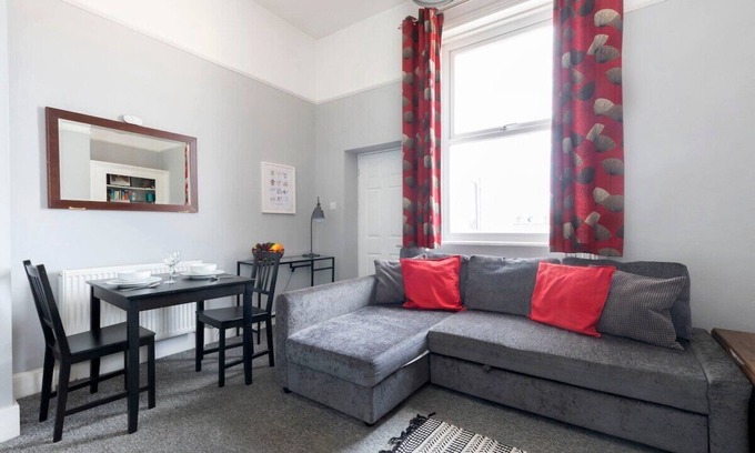 Cheltenham Apartment | Comfortable 1-Bed Flat Near Pittville Park