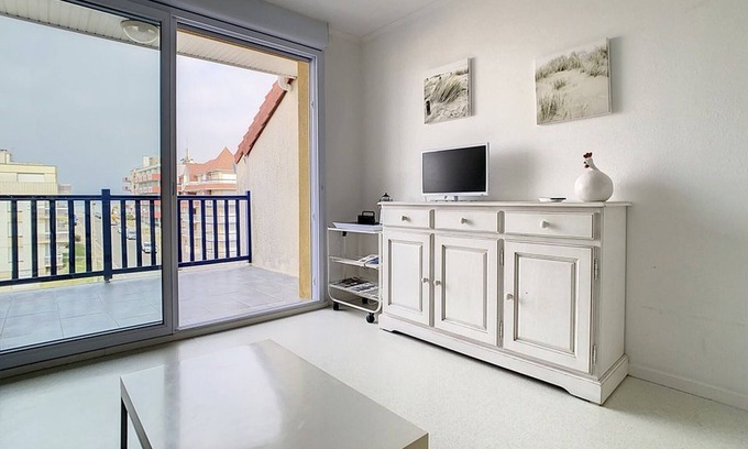 Stella-Plage Apartment | Comfortable 2-Bedroom Apartment 100m from the Beach with Parking