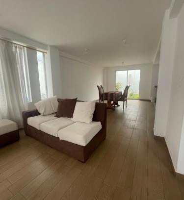 Calderon Apartment | Comfortable 3 bedroom house near the airport Quito and Portal