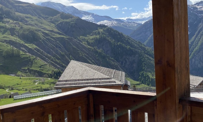 Orcieres Apartment | Comfortable 3P Pied de pistes, south-facing terrace with mountain view, garage-Chalet d'Orcieres