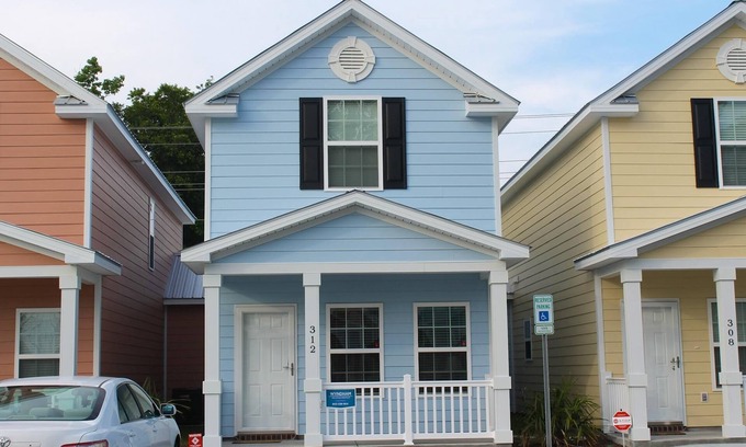 Myrtle Beach House | Comfortable and Clean Townhouse, One Block From beach