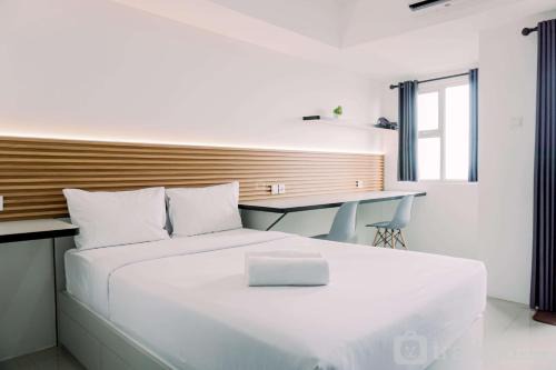 Ciputat Apartment | Comfortable and Cozy Stay Studio Baileys Apartment By Travelio