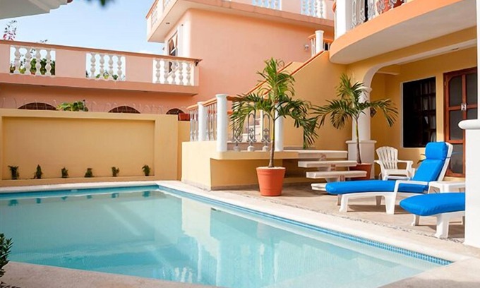 Puerto Morelos Apartment | Comfortable apartment, well equipped kitchen next to sparkling pool