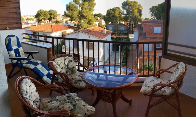 Comarruga Apartment | Comfortable apartment near the beach and Barcelona