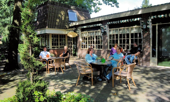 Hoge Hexel House | Comfortable bungalow with a combi microwave, in green Twente