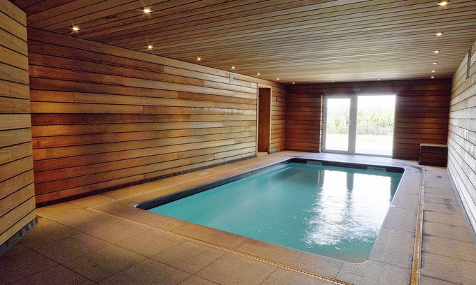 Stoumont House | Comfortable chalet with indoor pool, hammam and sauna near Stoumont