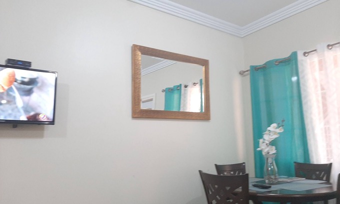 Saint Andrew Apartment | COMFORTABLE, CONTEMPORARY, CENTRAL!