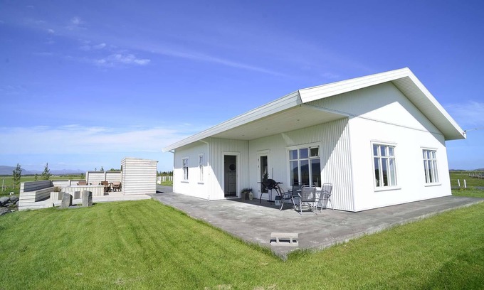 Selfoss House | Comfortable cottage in South Iceland with Hot-Tub for max. 5 people