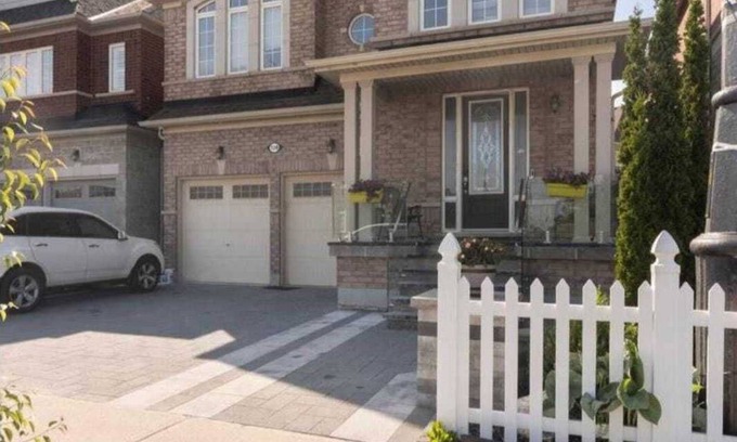 Brampton House | Comfortable & Cozy 2BR Hideaway