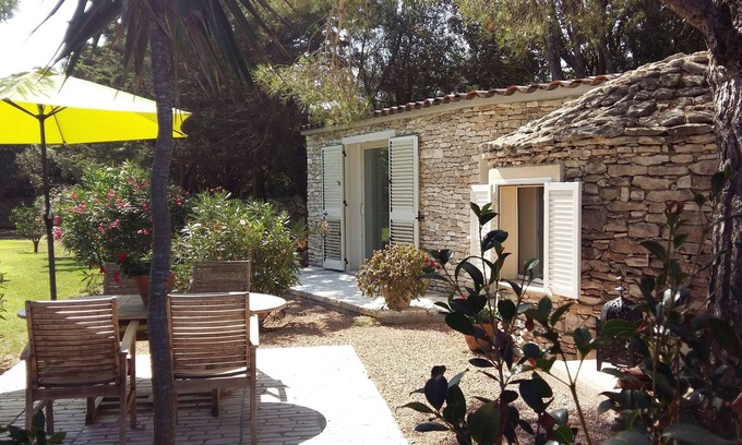 Bonifacio House | Comfortable haven of peace with terrace and garden