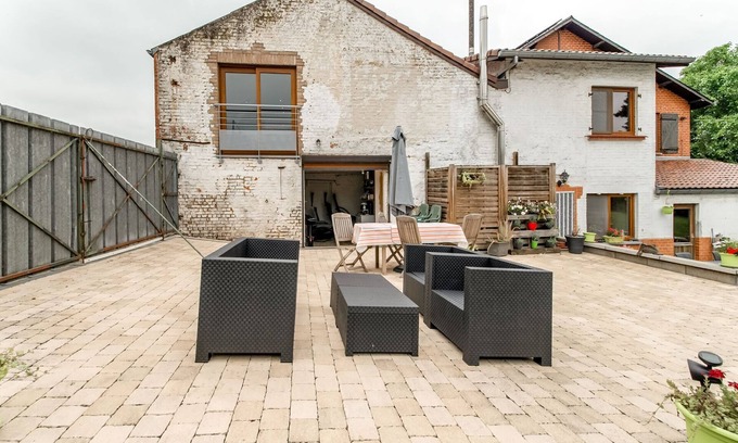 Thy-le-Chateau House | Comfortable holiday home in Thy-le-Château with pool