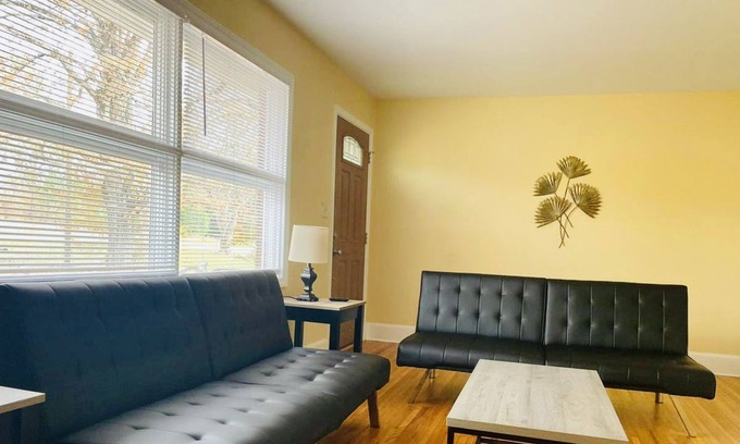 Graham House | Comfortable Home in Graham