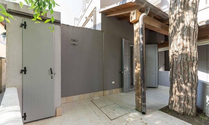Lido degli Estensi Apartment | Comfortable apartment with outdoor space 20 meters from the sea