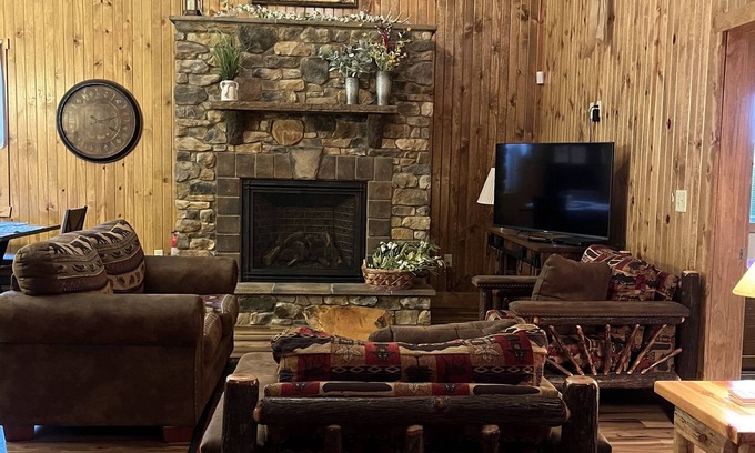 Blissfield House | Comfortable Luxury Holmes Co. Barndominium