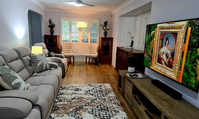 Nudgee House | Comfortable pet friendly family home, 12 min to BNE terminals, 5 to Nudgee Beach