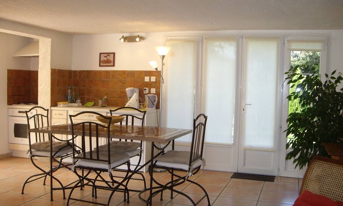 Patrimonio House | comfortable rental type f2 in the heart of the vineyard with swimming pool