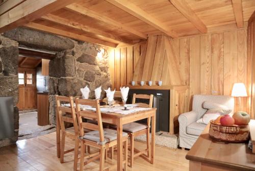 Lazarim House | Comfortable rural cottage in ancient village in the Douro region