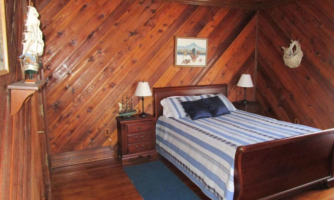 Bristol House | Comfortable spacious vacation get away. Four fireplaces, front porch and patio.