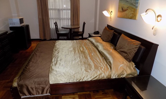 Hospital Hotel | Comfortable Standard King Room