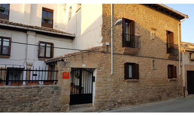 Artajona House | Comfortable stone house, near Pamplona and 100 m from the medieval enclosure