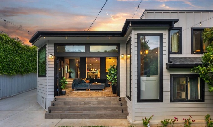 West Los Angeles House | Comfortable, Stylish Westwood Home