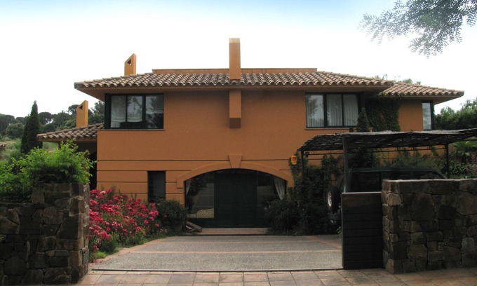 Navata Villa | Comfortable villa located inside exclusive Golf Resort Torremirona