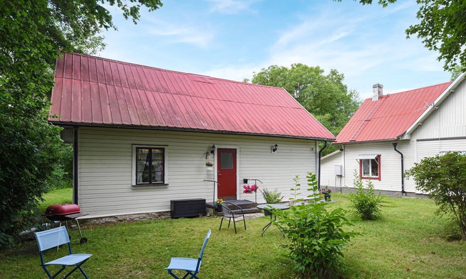 Gotland Municipality House | Comfortably furnished cottage on a beautiful plot in the central part of Gotland.