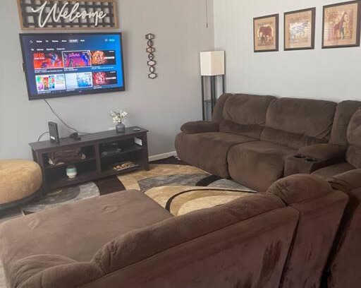 Pecan Tree - McCullough House | Comfy 3 Bed 2 Bath EZ Access To Santa's Wonderland