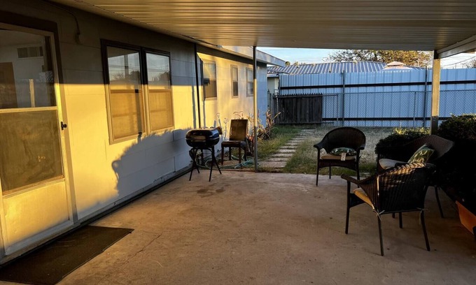 Odessa House | Comfy 3 bedrooms 2 baths House with 5 beds