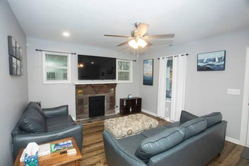 Greensboro House | Comfy 3BD-2BA Near Colleges,Tanger, Coliseum