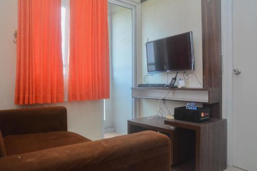 Rawasari Apartment | Comfy and Best Deal 2BR at Green Pramuka City Apartment By Travelio