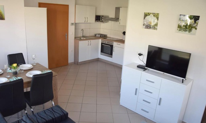 Kranj Apartment | COMFY and BRIGHT Apartment