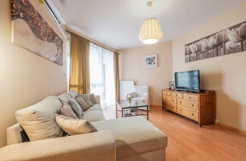 Istvanmezo Apartment | Comfy apartment at Puskas Stadion with balcony