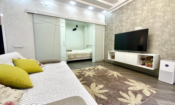 Sverdlov District Apartment | Comfy apartment in Elite House, Heart of the city.