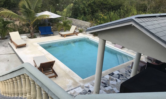 Discovery Bay Apartment | Comfy Apartment 15E in quiet Sagusta Gardens PLS with pool view