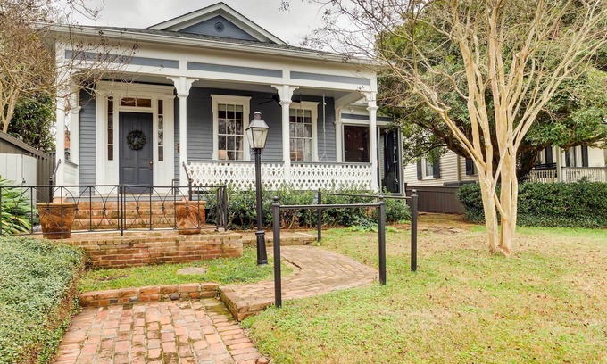 Natchez House | Comfy Central Natchez Hideaway: Walk to Dtwn!