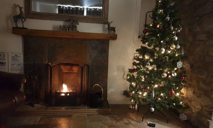 Treherbert Cottage | Comfy, Cozy Detached Cottage